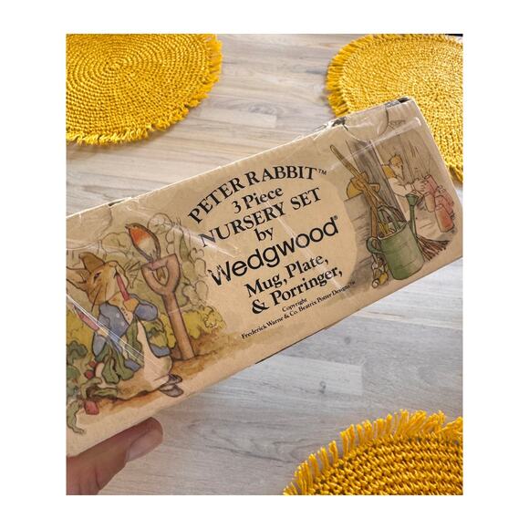 VINTAGE Wedgwood Peter Rabbit by Beatrix Potter 3-Piece Porcelain Nursery Set - Picture 4 of 4
